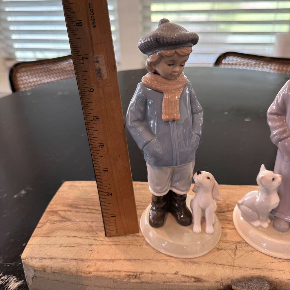 Set of Vintage Porcelain Pet Figurines - Girl with Cat & Boy with Dog - Picture 3 of 8